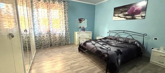 8 rooms House in San Marcellino, Italy No. 7618 18