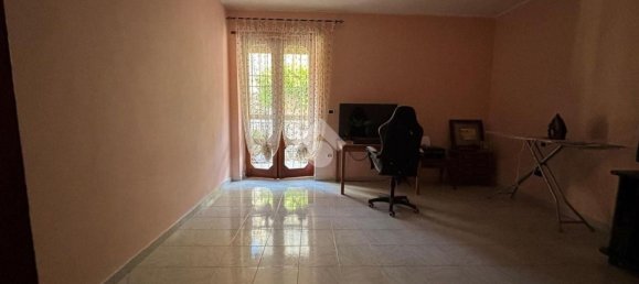 8 rooms House in San Marcellino, Italy No. 7618 25