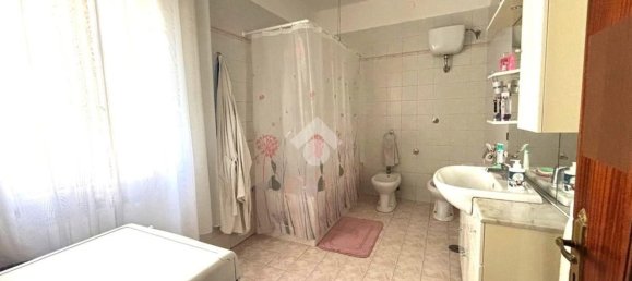 8 rooms House in San Marcellino, Italy No. 7618 21
