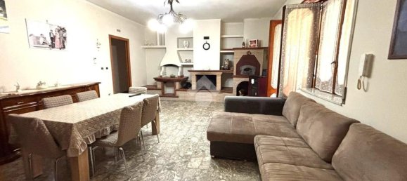 8 rooms House in San Marcellino, Italy No. 7618 12