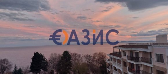 Apartamento de 2 dormitorios en Nesebar, Bulgaria No. 990 17