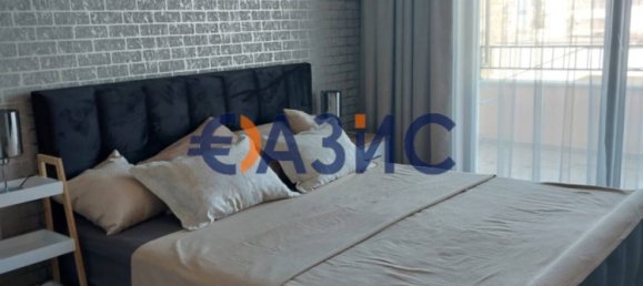 Apartamento de 2 dormitorios en Nesebar, Bulgaria No. 990 15
