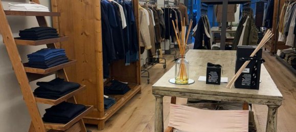 Gewerbliche Immobilie in Florence, Italy 150m², Nr. 325766 4