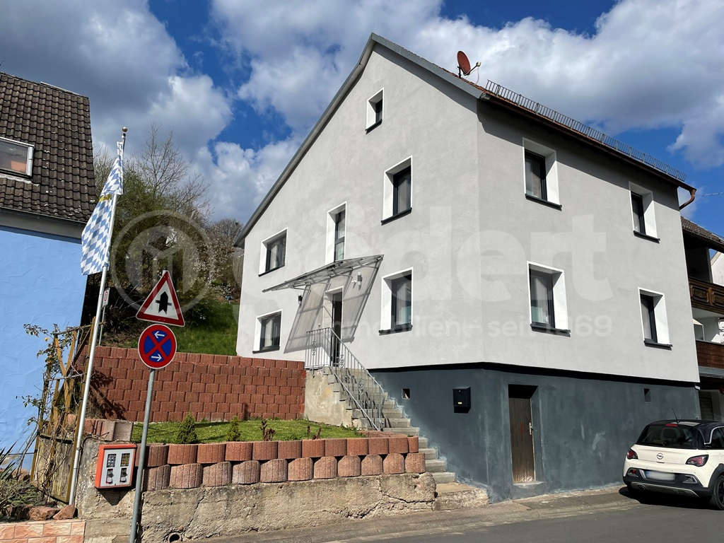 Casa de 4 habitaciónes en Aschaffenburg, Germany No. 213051