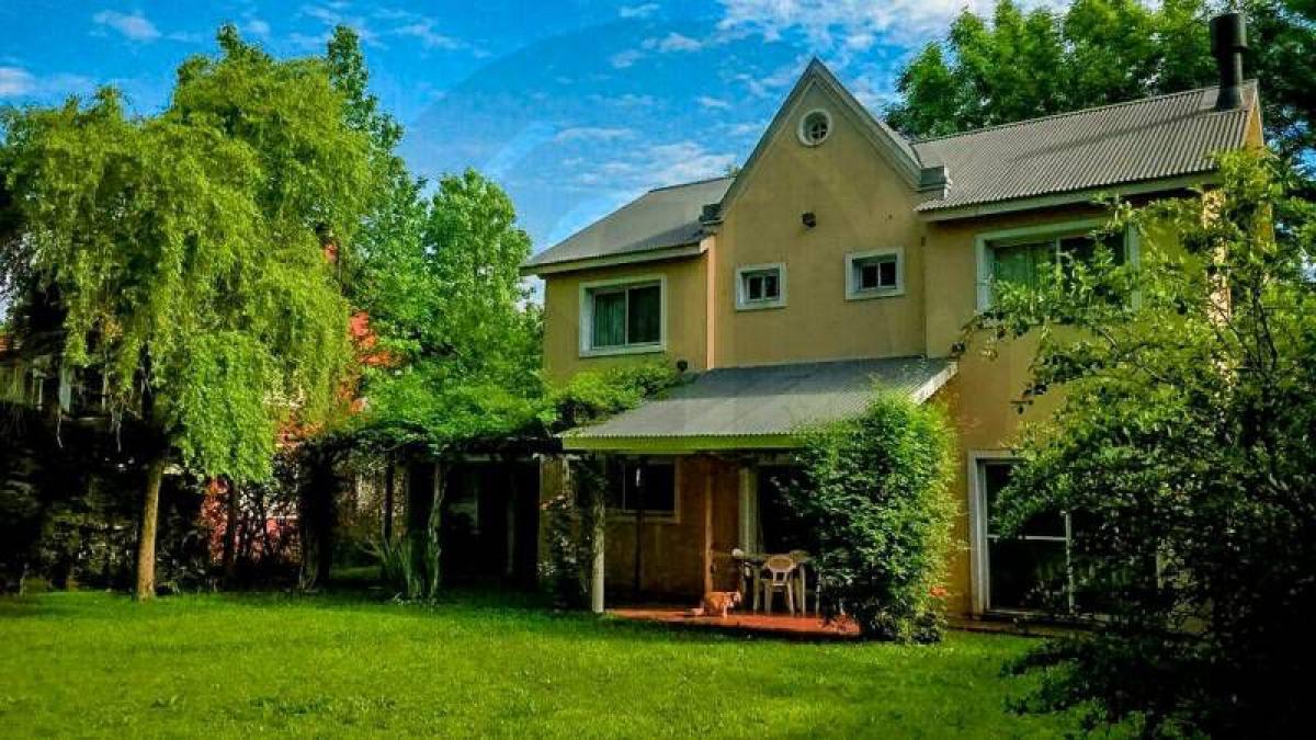 4 bedrooms House in Pilar, Argentina No. 70230