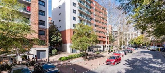 200m² Commercial property in Odivelas, Portugal No. 79888 4