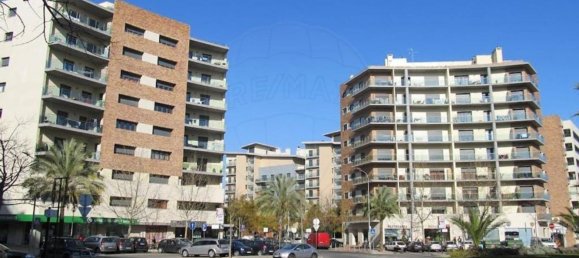 200m² Commercial property in Odivelas, Portugal No. 79888 2