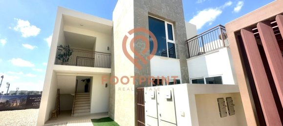 2 bedrooms Townhouse in Dubai, UAE No. 23862 2