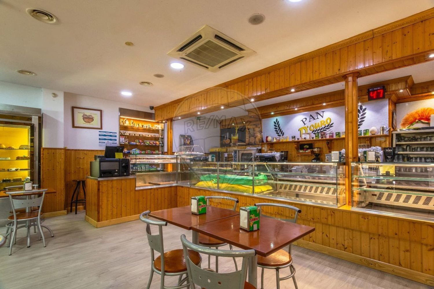 204m² Commercial property in Setubal, Portugal No. 141101