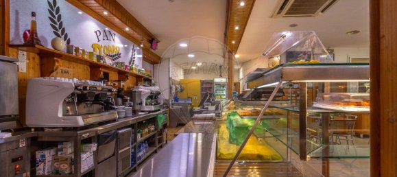 204m² Commercial property in Setubal, Portugal No. 141101 3