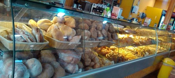 204m² Commercial property in Setubal, Portugal No. 141101 19