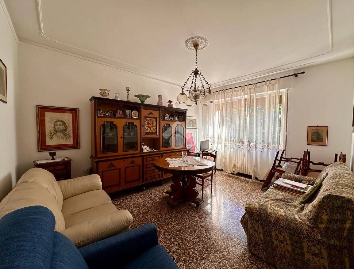 3 bedrooms Apartment in Mirano, Italy No. 60534