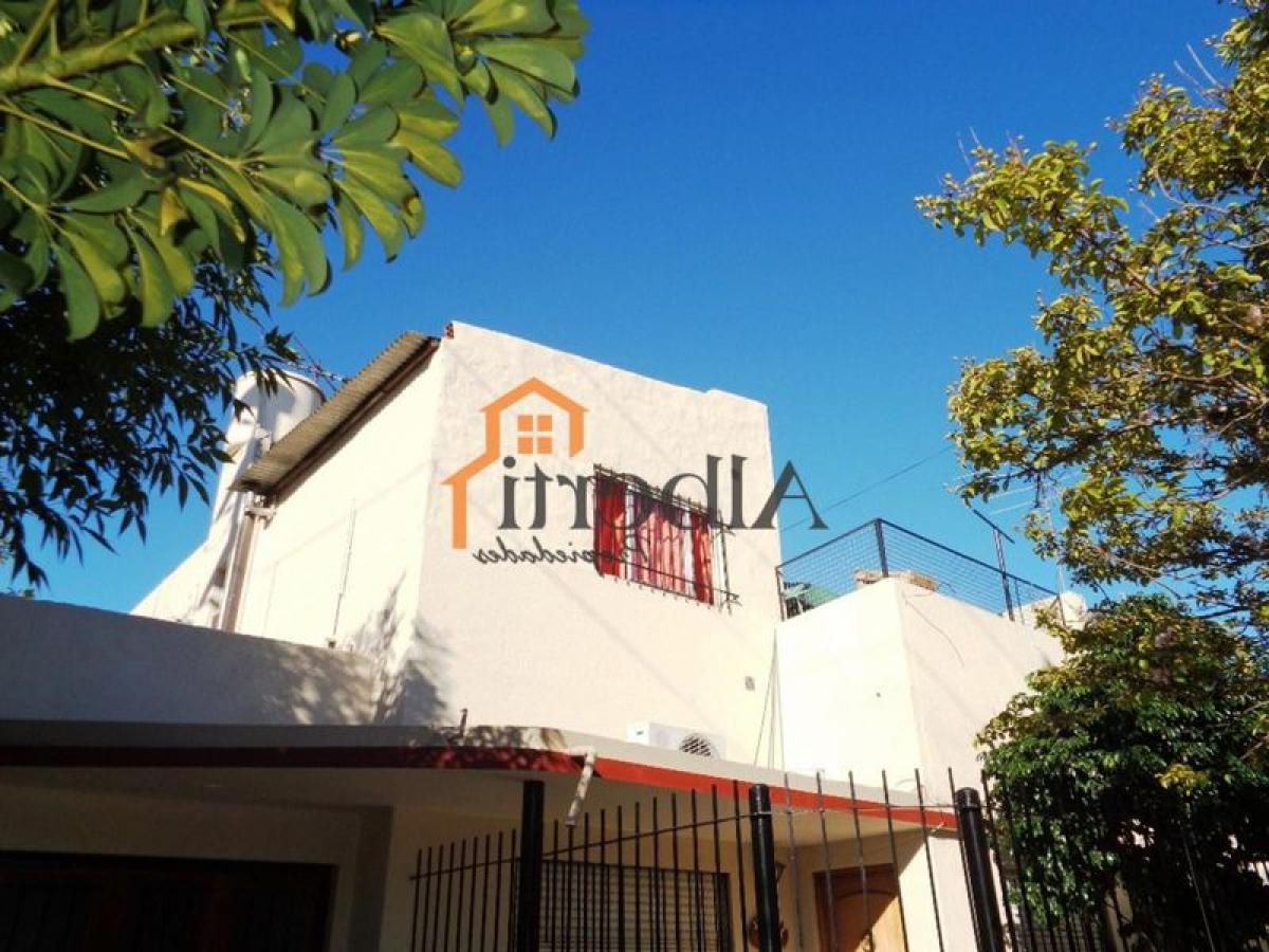 2 bedrooms House in Moron, Argentina No. 6706