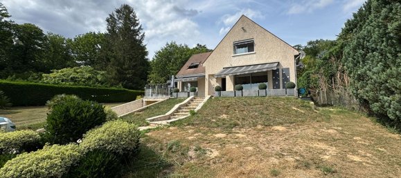 5 bedrooms House in Montfort-l'Amaury, France No. 296503 2