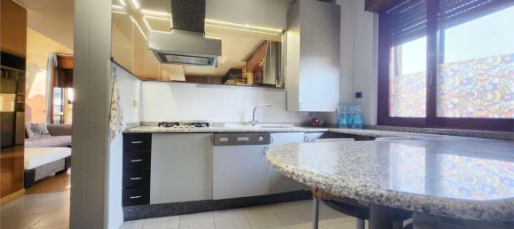 Дуплекс с 4 комнатами в Лиссоне, Италия № 6405 20