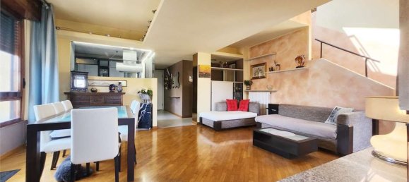 Дуплекс с 4 комнатами в Лиссоне, Италия № 6405 5