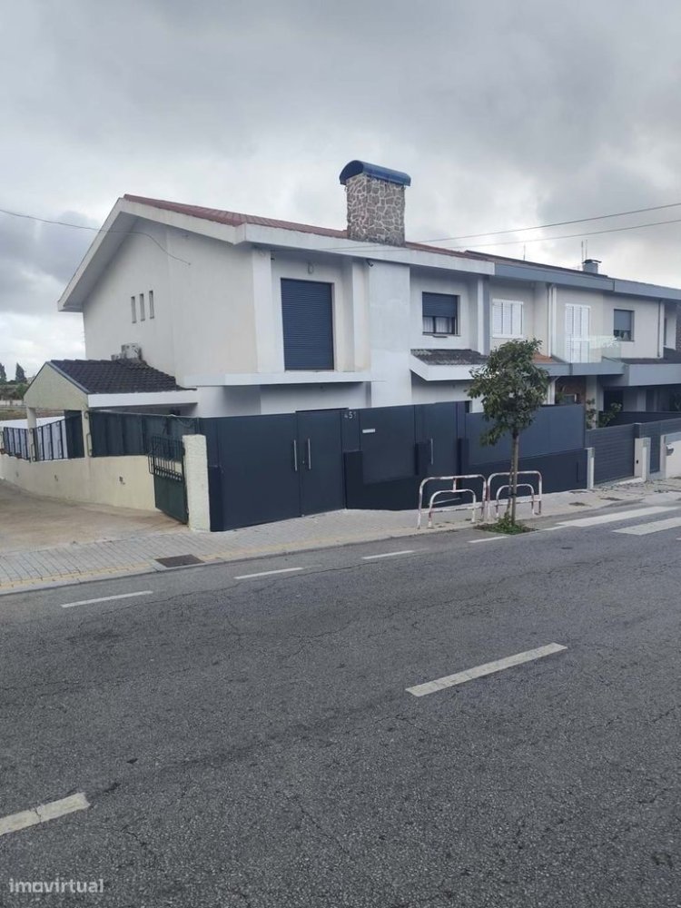 3 غرف نوم منزل في Baguim do Monte, Portugal رقم 299526