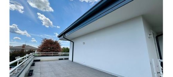 3 bedrooms Villa in Udine, Italy No. 289480 4