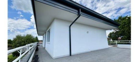 3 bedrooms Villa in Udine, Italy No. 289480 3