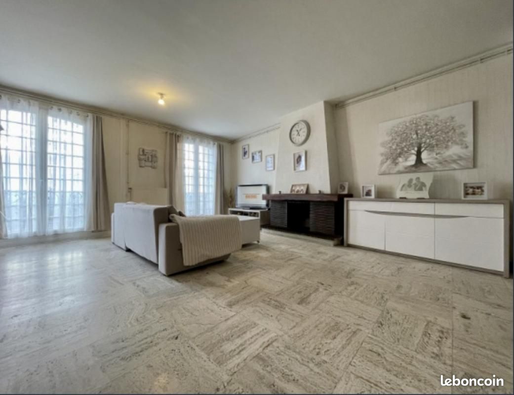 4 chambres Duplex à Dreux, France No. 39172