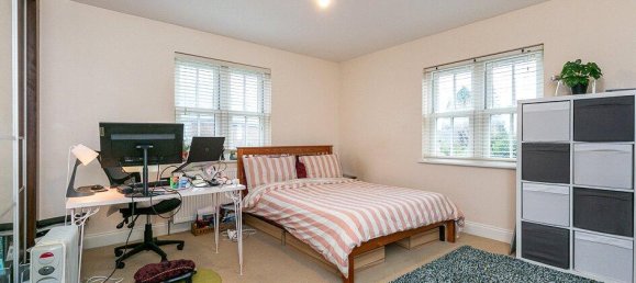 5 bedrooms House in Coulsdon, United Kingdom No. 12247 12