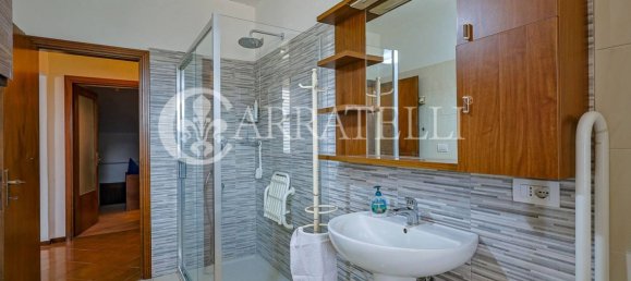 4 bedrooms House in Castel del Piano, Italy No. 270980 3