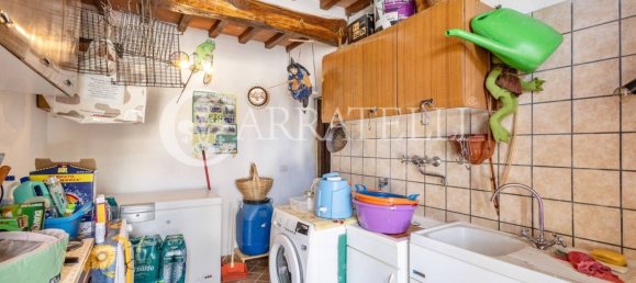 4 bedrooms House in Castel del Piano, Italy No. 270980 7