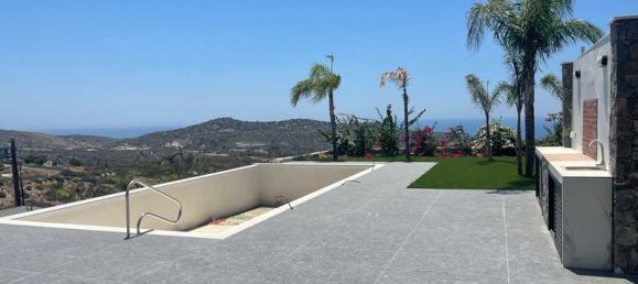 4 bedrooms Villa in Parekklisia, Cyprus No. 7139 6