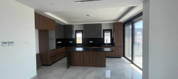 4 bedrooms Villa in Parekklisia, Cyprus No. 7139 10