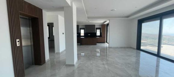 4 bedrooms Villa in Parekklisia, Cyprus No. 7139 11