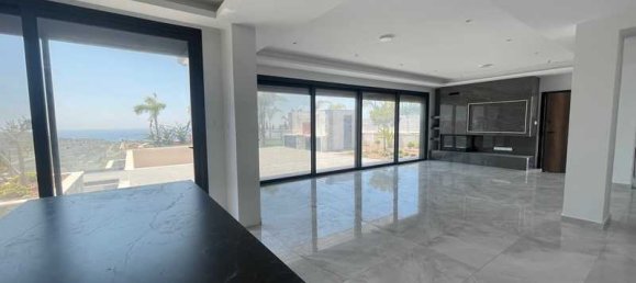 4 bedrooms Villa in Parekklisia, Cyprus No. 7139 13