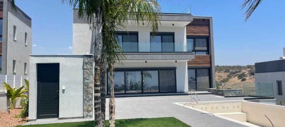 4 bedrooms Villa in Parekklisia, Cyprus No. 7139 3