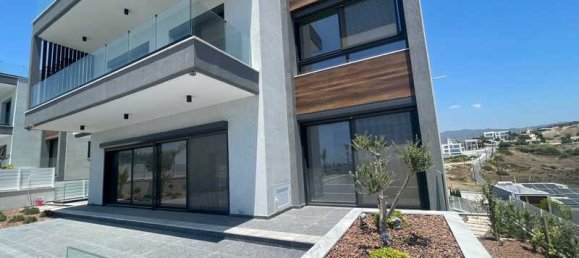 4 bedrooms Villa in Parekklisia, Cyprus No. 7139 4