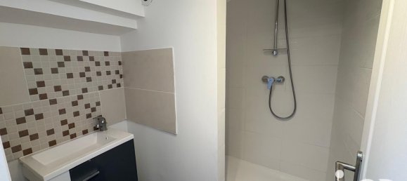 1 bedroom Apartment in Lyon, France No. 305037 5