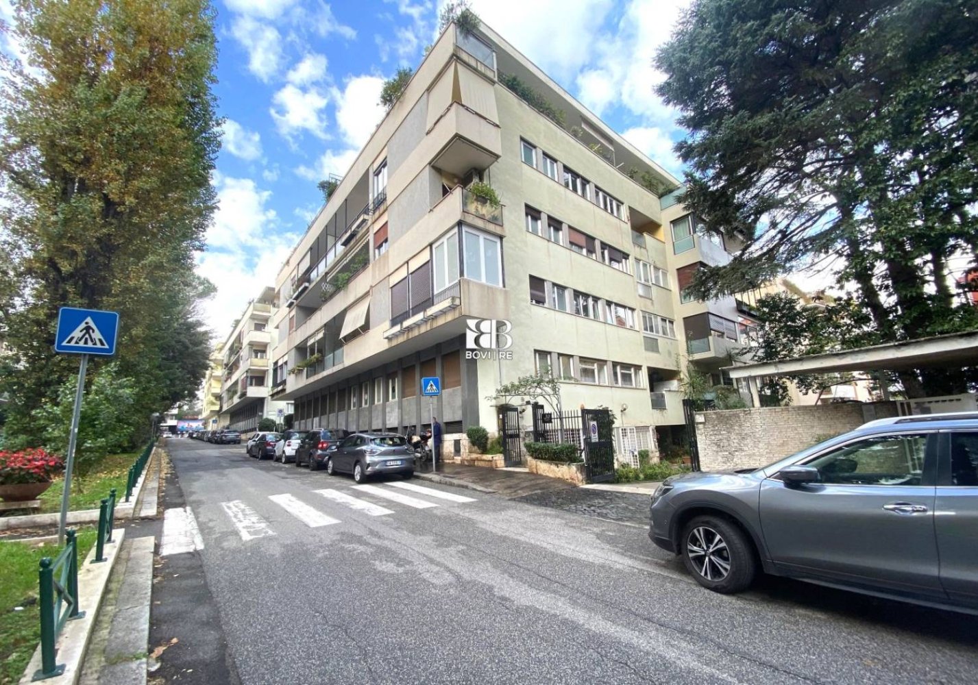 5 rooms Commercial property in Rome, Italy No. 138541