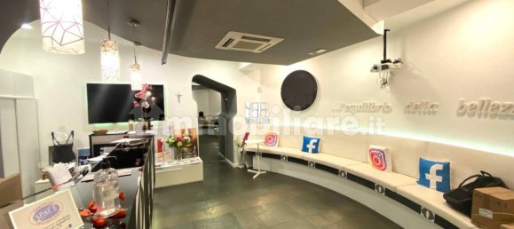 5 rooms Commercial property in Rome, Italy No. 138541 2