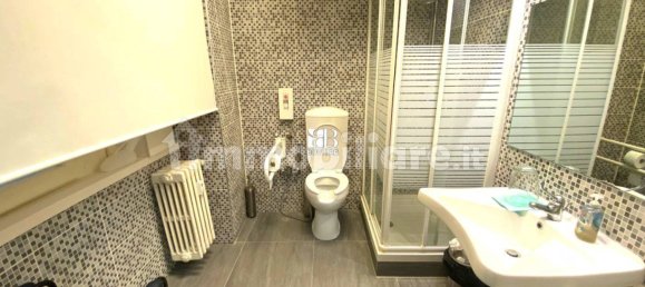 5 rooms Commercial property in Rome, Italy No. 138541 10