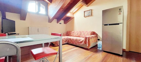 Apartamento de 2 habitaciónes en Pavia, Italy No. 142587 10