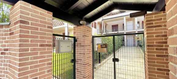 Apartamento de 2 habitaciónes en Pavia, Italy No. 142587 5