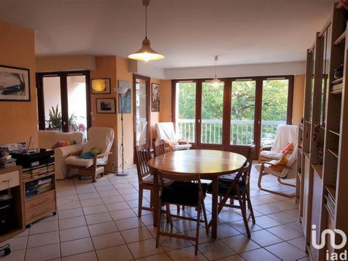 Condominio de 4 dormitorios en Vernouillet, France No. 30420