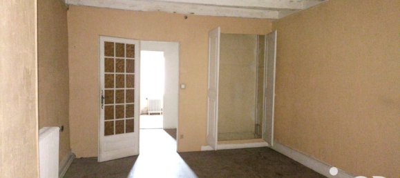 4 bedrooms Villa in La Mure, France No. 191960 2