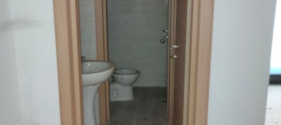 192m² Commercial property in Santa Maria Capua Vetere, Italy No. 251511 4