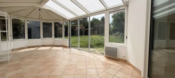 4 bedrooms House in Plaisir, France No. 281291 8