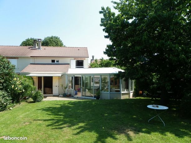 4 bedrooms House in Plaisir, France No. 281291