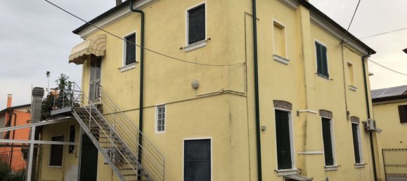 570m² Building in Adria, Italy No. 15973 4