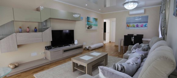 4 bedrooms Villa in Marbella, Spain No. 28145 4