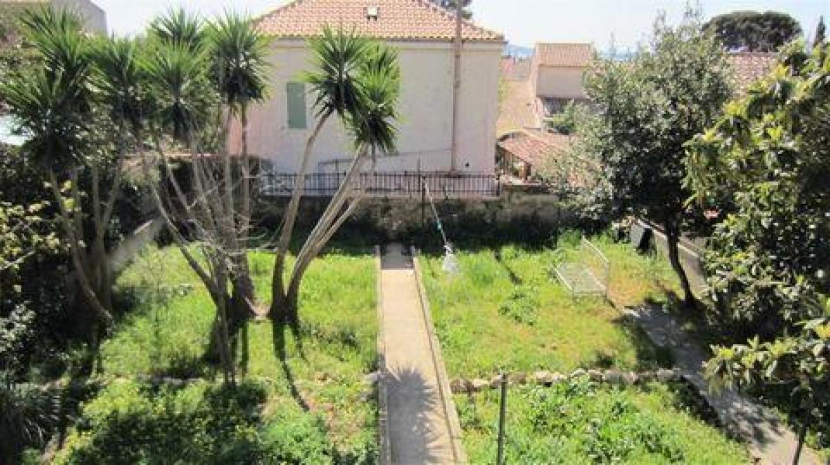 Кондоминиум  с 3 спальнями в Тулон, Франция № 12036