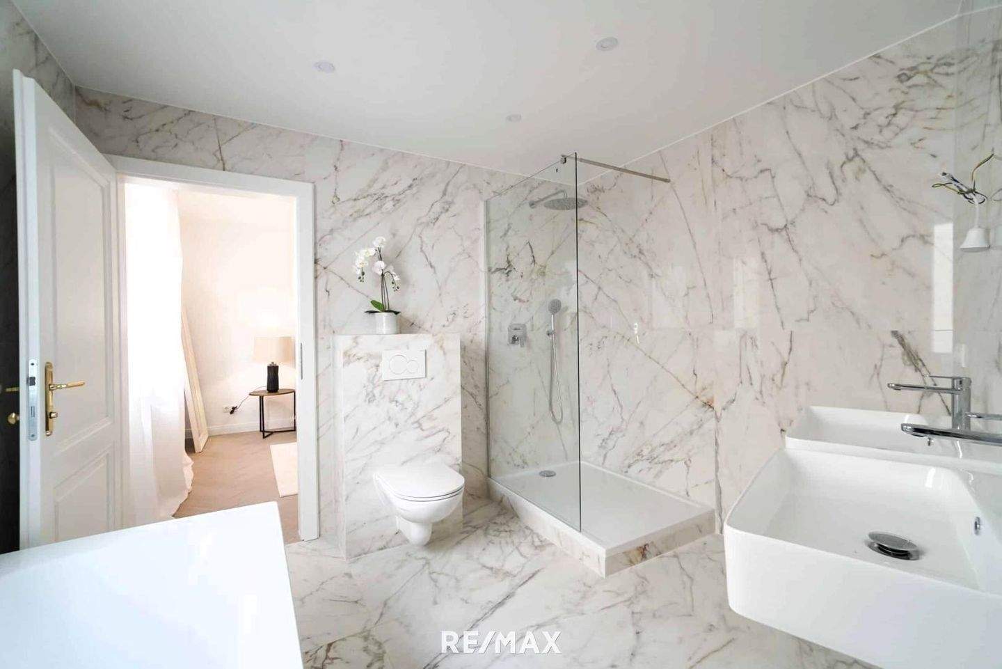 Квартира с 4 комнатами в Вена, Австрия № 236138