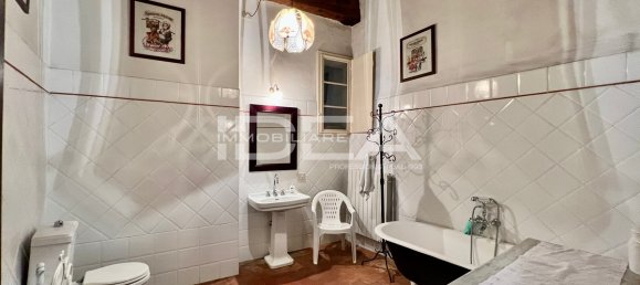 3 Schlafzimmer Wohnung in Lucca, Italy, Nr. 151839 17