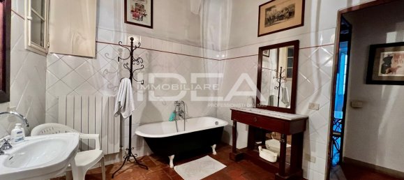 3 Schlafzimmer Wohnung in Lucca, Italy, Nr. 151839 15